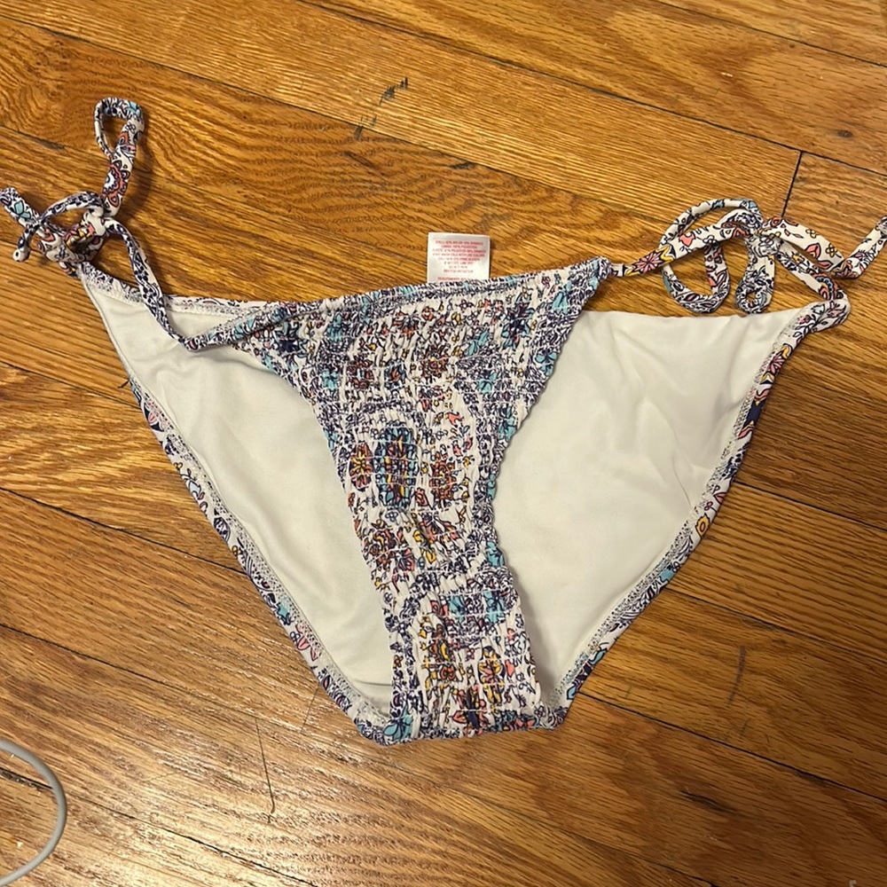 Patterned tie bathing suit bottoms
